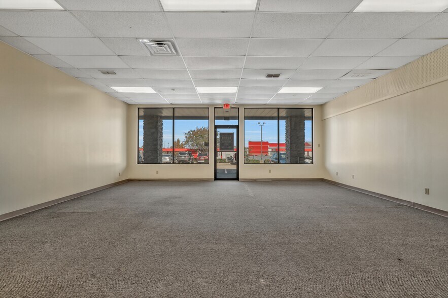 More Photos Of 5111 Troup Hwy, Tyler Storefront For Sale