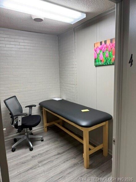 More Photos Of 1019 15th Ave NW, Ardmore Medical For Sale