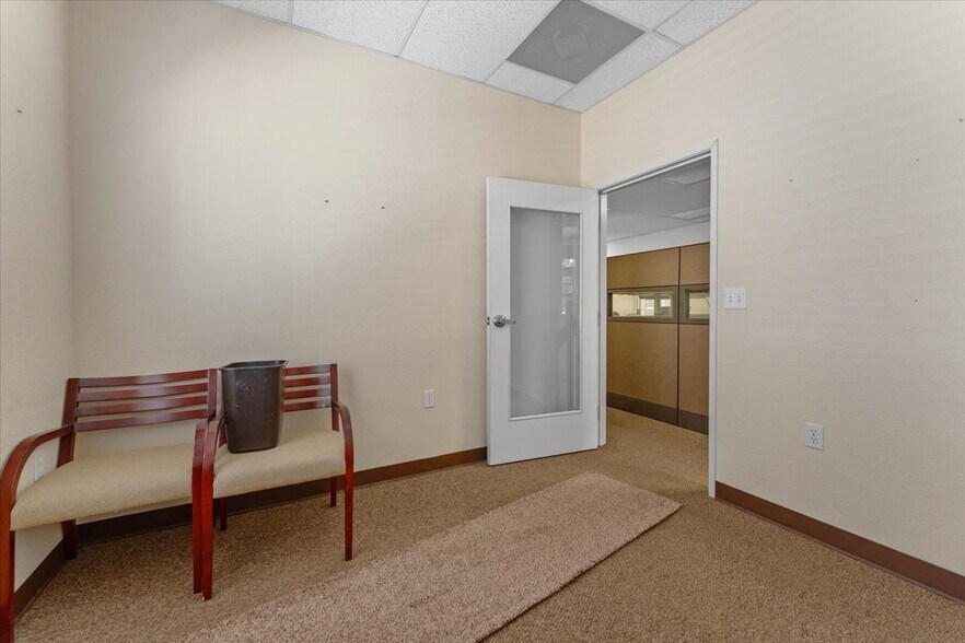 More Photos Of 2155 Larkspur Ln, Redding Office For Sale