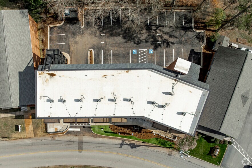 More Photos Of 202 S Main St, Belmont Apartments For Sale