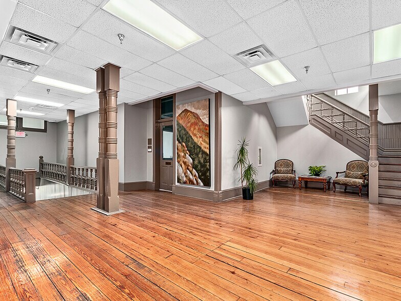 More Photos Of 9 SW Pack Sq, Asheville Office For Lease