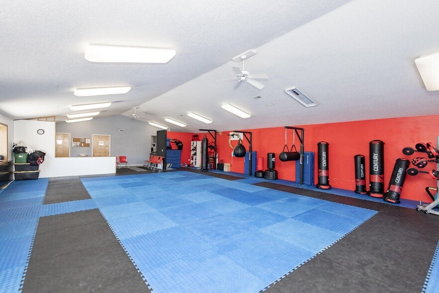 More Photos Of 1430 Main Ave, Fargo General Retail For Sale