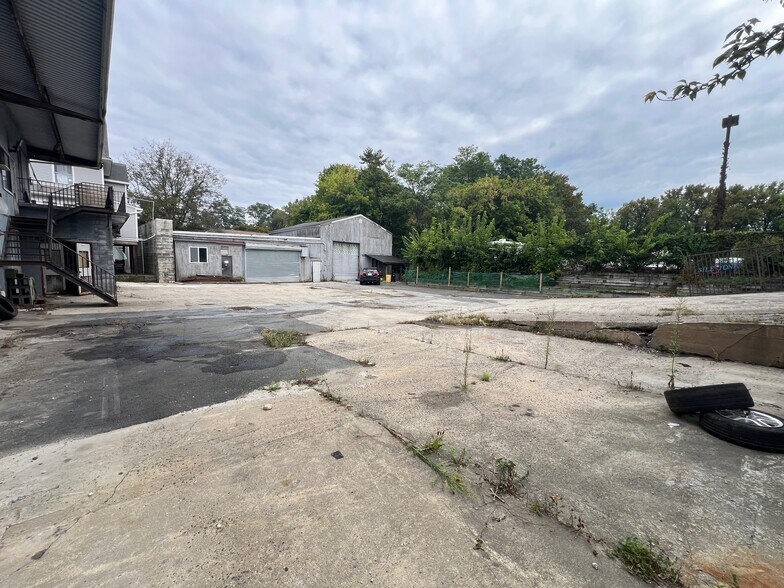 More Photos Of 560 Tarrytown Rd, White Plains Freestanding For Lease