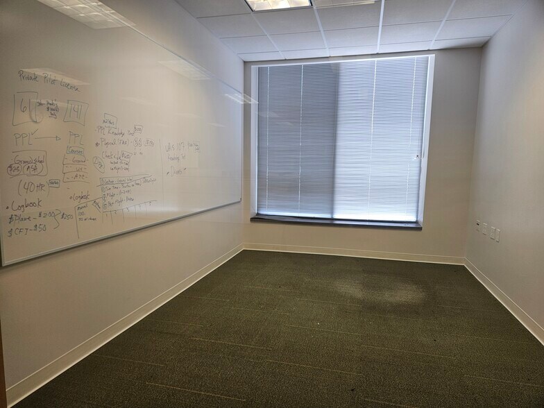 More Photos Of 4525 Sunset Blvd, Steubenville Storefront Retail Office For Lease