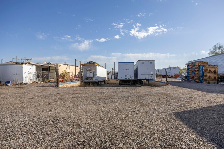 More Photos Of 655 W Cottonwood Ln, Casa Grande Showroom For Sale