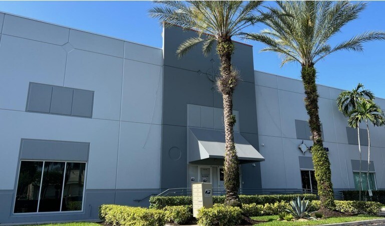 More Photos Of 8900 NW 35th Ln, Doral Warehouse For Lease