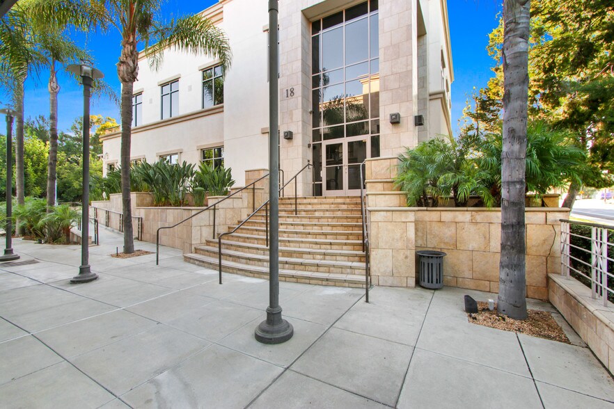 More Photos Of 18 Truman, Irvine Office For Lease