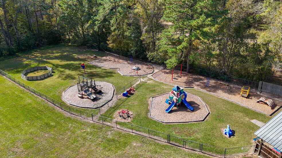 More Photos Of 6035 TX-105, Conroe Daycare Center For Sale