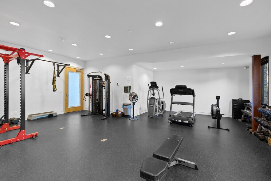 More Photos Of 9611 Highway 97, Lake Country Loft Creative Space For Sale