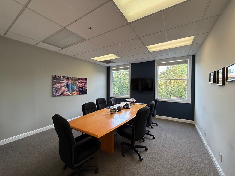 More Photos Of 321 Hartz Ave, Danville Storefront Retail Office For Sale