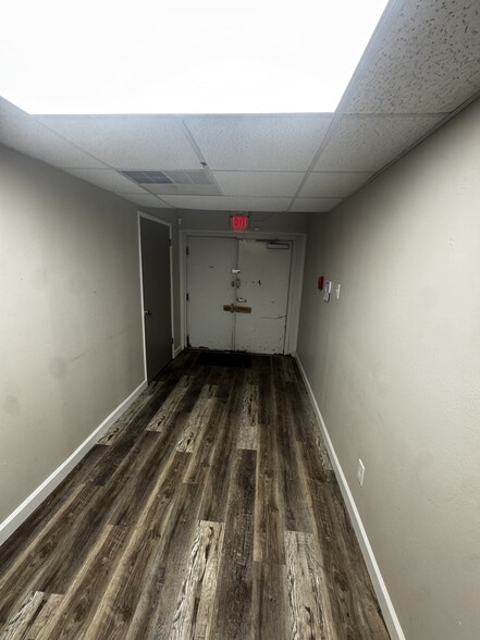 More Photos Of 453 N Lindbergh Blvd, Creve Coeur Office For Sale