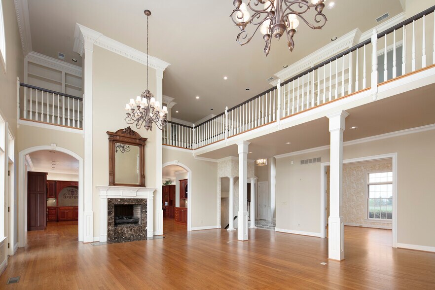 More Photos Of 4664 Lexington Rd, Winchester Specialty For Sale
