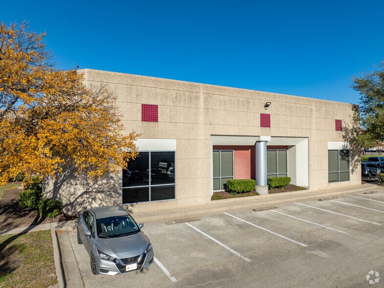 More Photos Of 9229 Waterford Centre Blvd, Austin Office For Lease