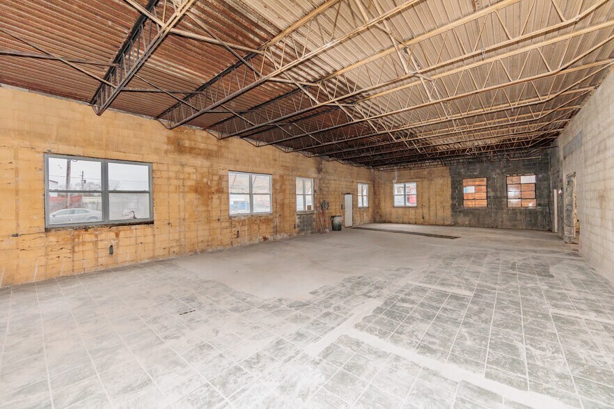 More Photos Of 160 Eady Ct, Elyria Warehouse For Sale