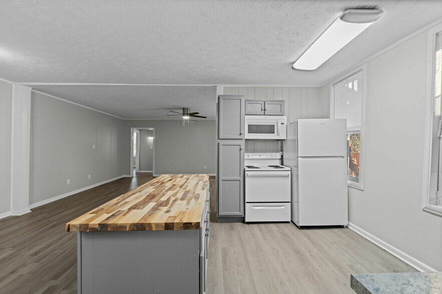 More Photos Of 301 S Magnolia St, Maryville Multifamily For Sale