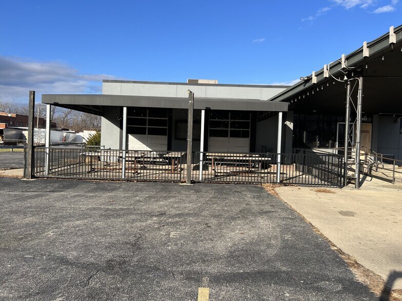More Photos Of 340 Greenlawn Ave, Columbus Restaurant For Sale