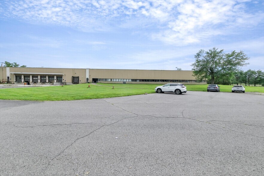 More Photos Of 1700 Enterprise Dr, Kingston Warehouse For Sale