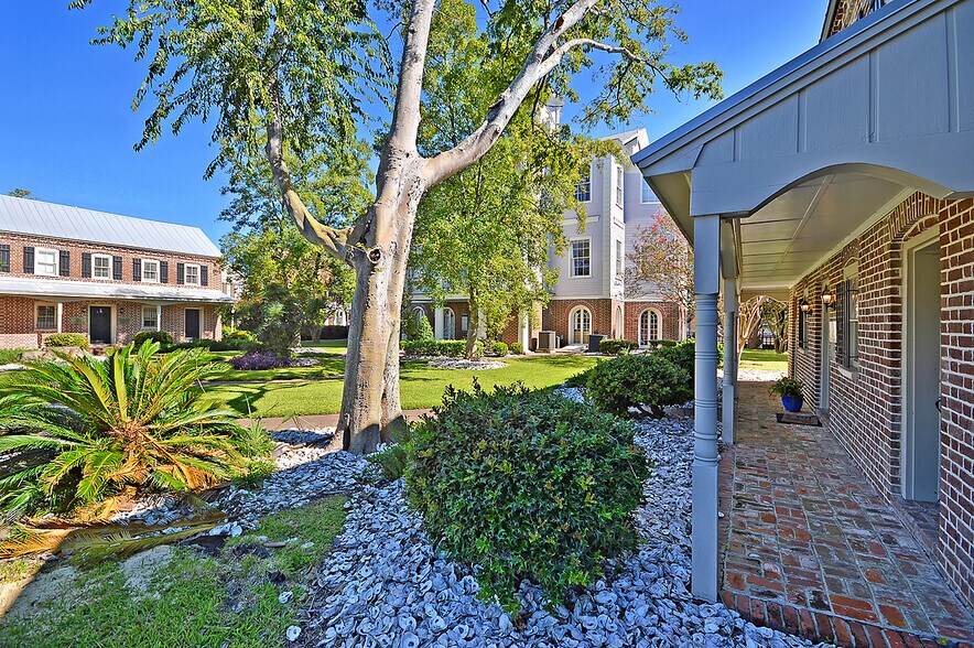 More Photos Of 635 E Bay St, Charleston Office Residential For Lease