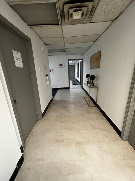 More Photos Of 3260 Hickory Hill Rd, Memphis Storefront Retail Office For Lease