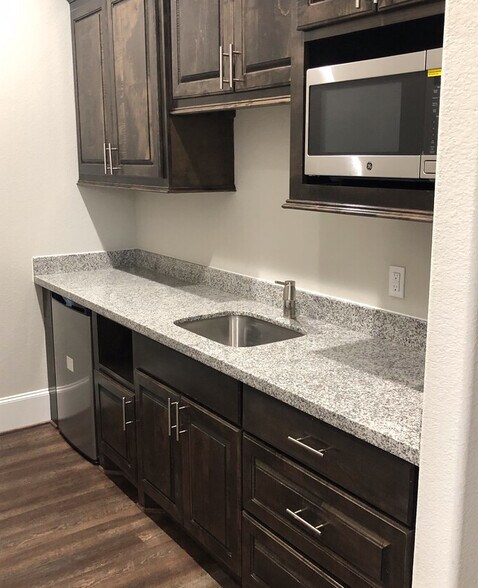 More Photos Of 11023 Northpointe Blvd, Tomball Medical For Sale