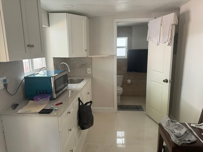 More Photos Of 655 Ne 80th St, Miami Multifamily For Sale