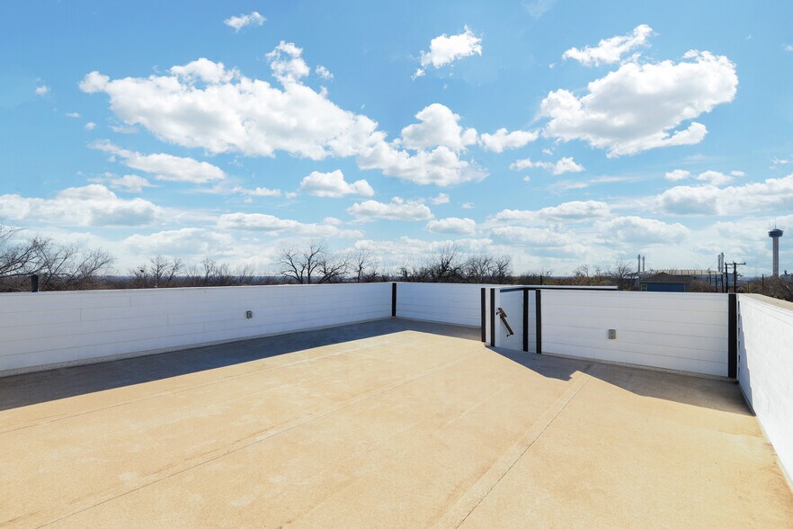 More Photos Of 1512 Wyoming St, San Antonio Apartments For Sale