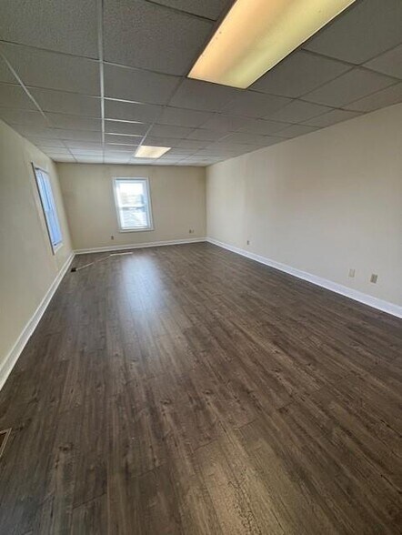 More Photos Of 1231-1249 Mall Dr, Richmond Medical For Lease