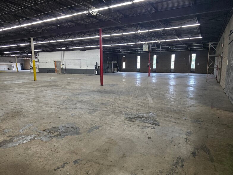 More Photos Of 1604 Prospect St, High Point Manufacturing For Lease