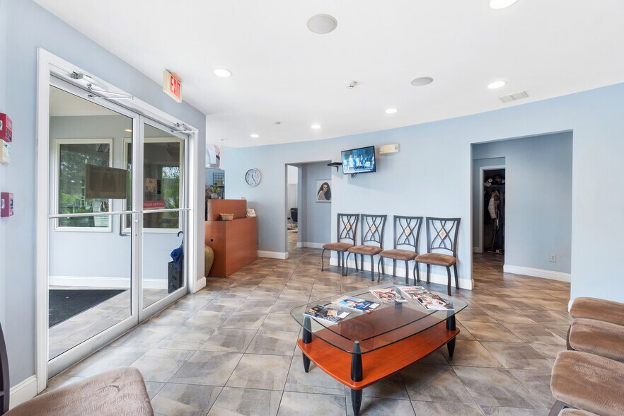 More Photos Of 137 Rutherford Ave, Franklin General Retail For Lease