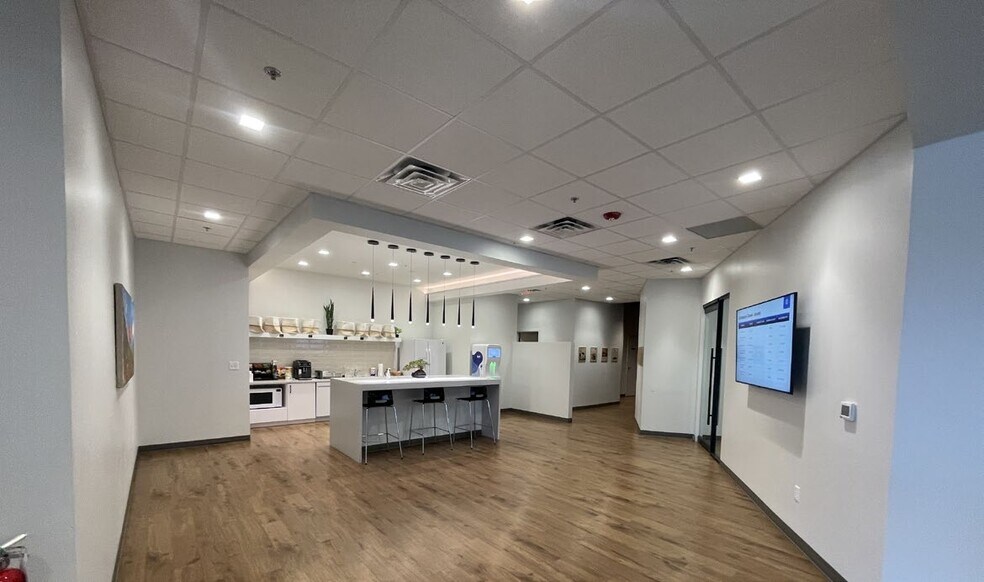 More Photos Of 900-1095 Justison St, Wilmington Storefront Retail Office For Lease