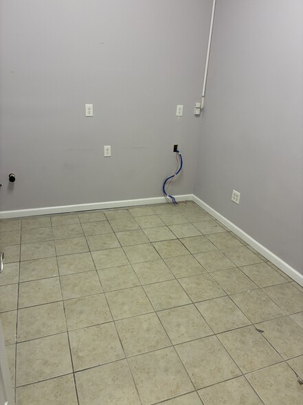 More Photos Of 10 IBM Rd, Poughkeepsie Storefront For Lease