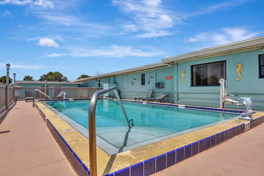 More Photos Of 808 S Atlantic Ave, Daytona Beach Hospitality For Sale