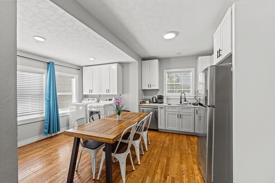 More Photos Of 2512 Calumet St, Houston Apartments For Sale