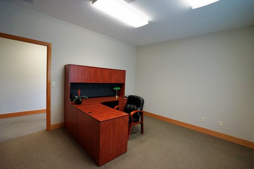 More Photos Of 2410 Terrace Heights Dr, Yakima Office For Lease