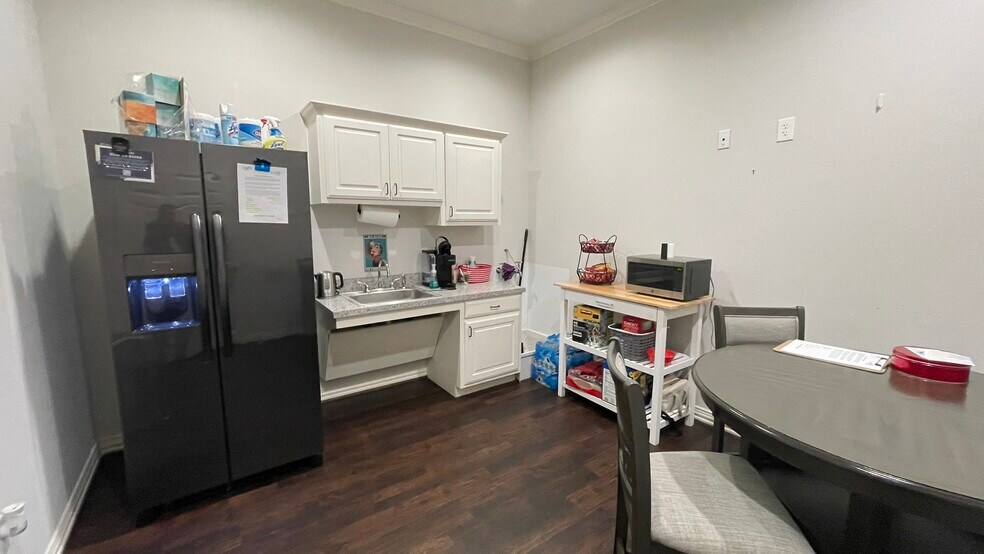 More Photos Of 8668 John Hickman Pky, Frisco Medical For Sale