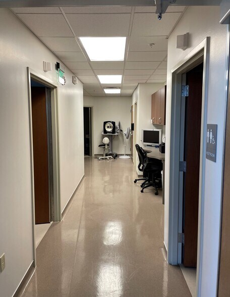 More Photos Of 600-604 Morrison Rd, Gahanna Medical For Lease