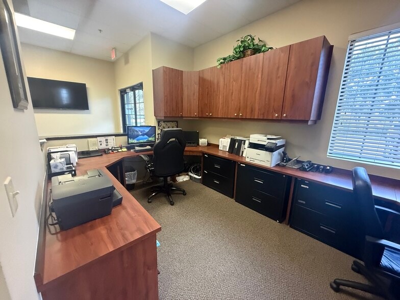 More Photos Of 8222 118th Ave, Largo Warehouse For Sale