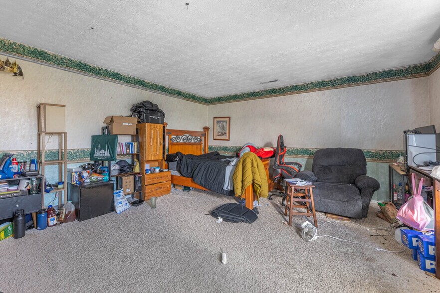 More Photos Of 5174 Hamilton Middletown Rd, Hamilton Light Distribution For Sale