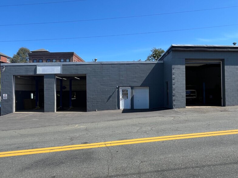 More Photos Of 15 River St, Beverly Warehouse For Lease