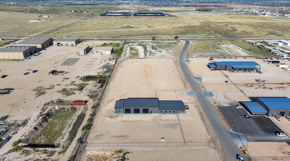 More Photos Of 4020 County 48 Rd, Midland Warehouse For Lease