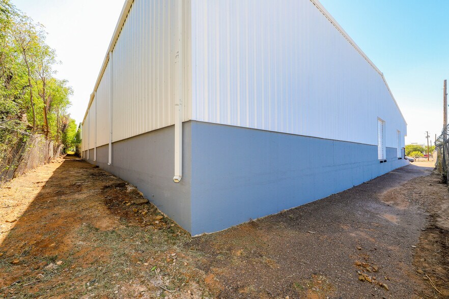 More Photos Of 14415 Import Rd, Laredo Warehouse For Sale