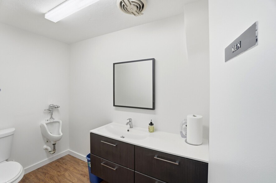More Photos Of 2337 Victory Pky, Cincinnati Office Residential For Sale