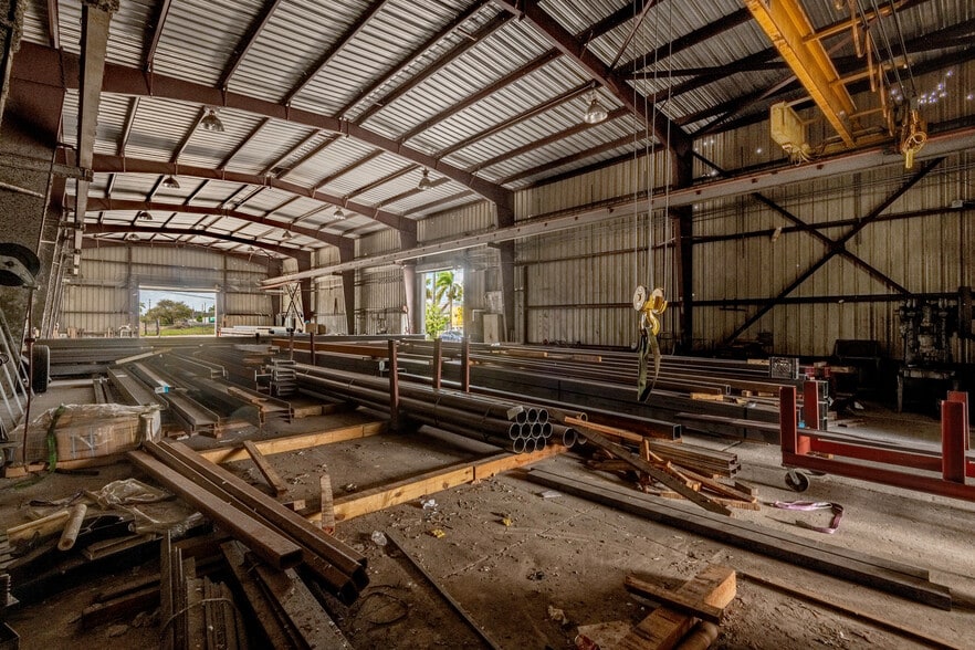 More Photos Of 2250 NW 77th Ter, Miami Warehouse For Lease
