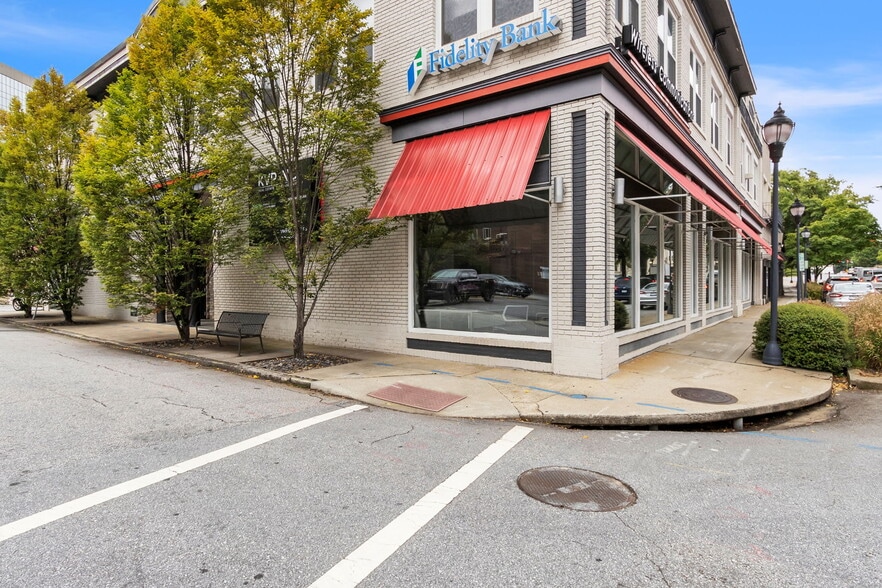 More Photos Of 105 E North St, Greenville Office For Lease
