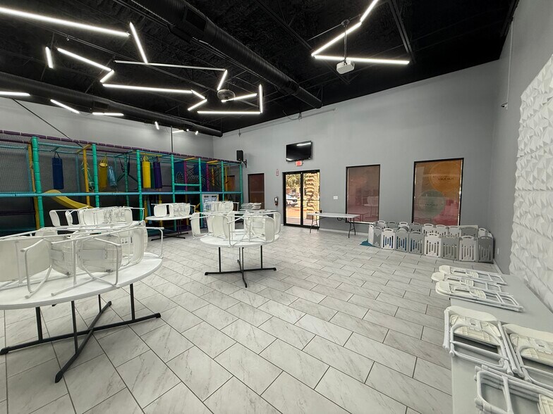 More Photos Of 2715 E Del Mar Blvd, Laredo General Retail For Sale