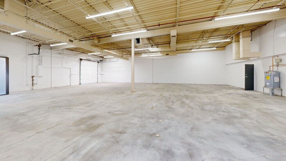 Primary Photo Of 14 Inverness Dr E, Englewood Unknown For Lease