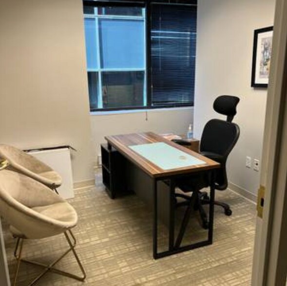 More Photos Of 818 Connecticut Ave NW, Washington Office For Lease