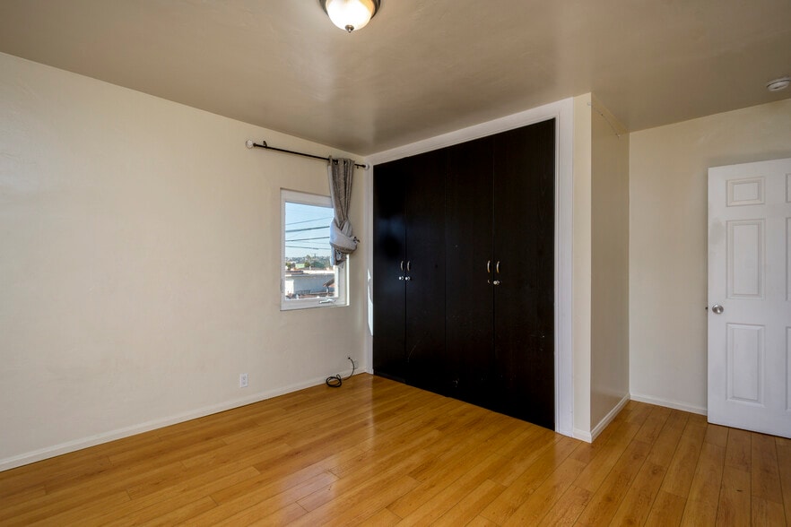 More Photos Of 7051-7053 3rd Ave, Los Angeles Storefront Retail Residential For Sale