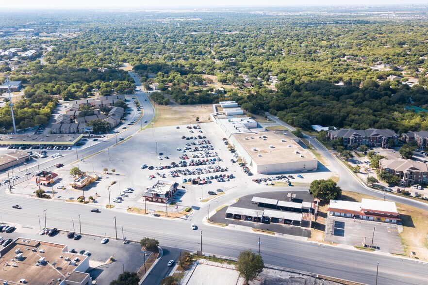 More Photos Of 1481-1499 Hillcrest Dr, San Antonio Storefront Retail Office For Sale