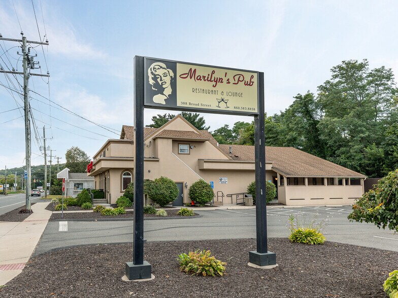 More Photos Of 388 Broad St, Bristol General Retail For Sale